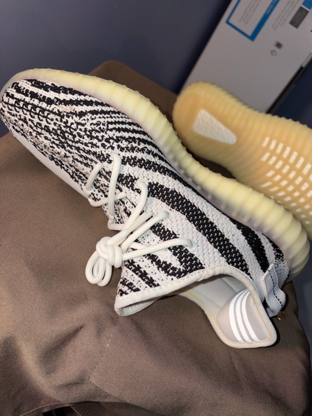 Adidas Men’s Yeezy Boost 350 V2 Zebra - Picture 6 of 9